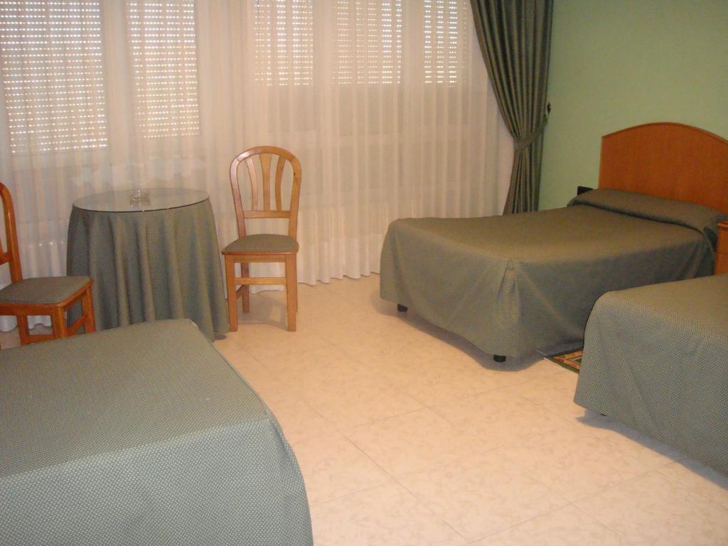 Hostal Serpol Palência Quarto foto